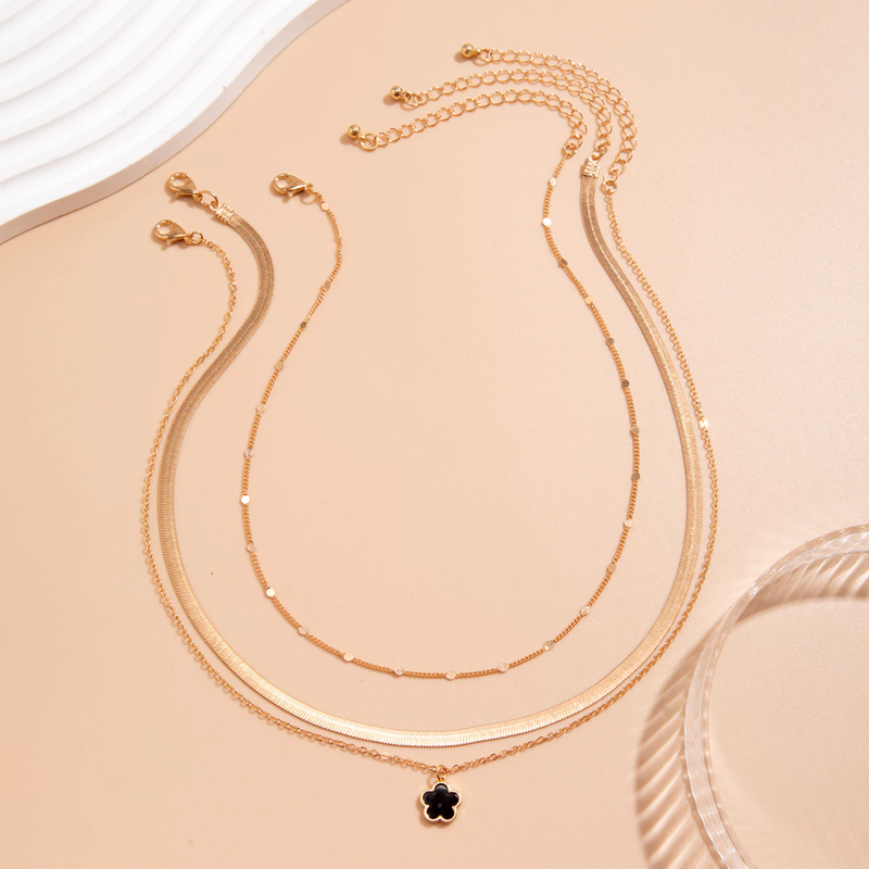 Colar LeafGrace 3 em 1 – Conjunto de Colares em Camadas com Pingente de Folha da Sorte